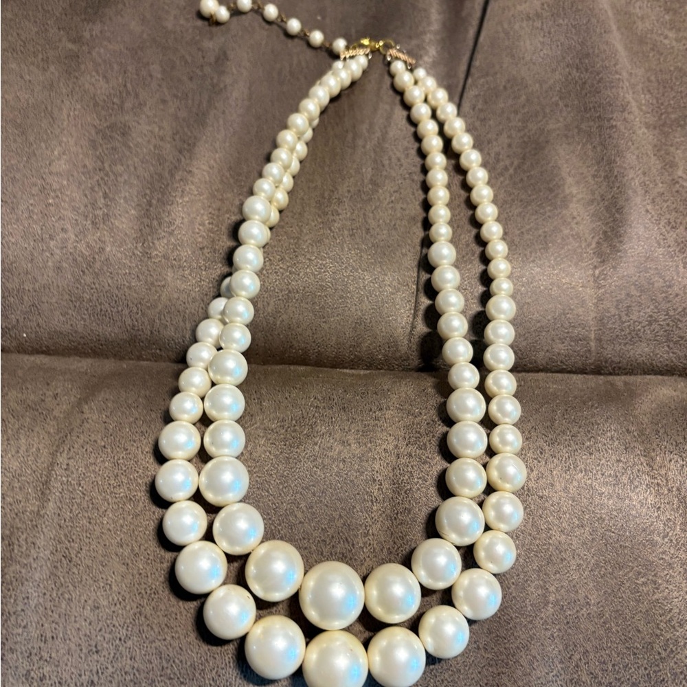 Cream Pearl Double Strand Necklace Graduated Sizes w/Extender Feminine Vintage
